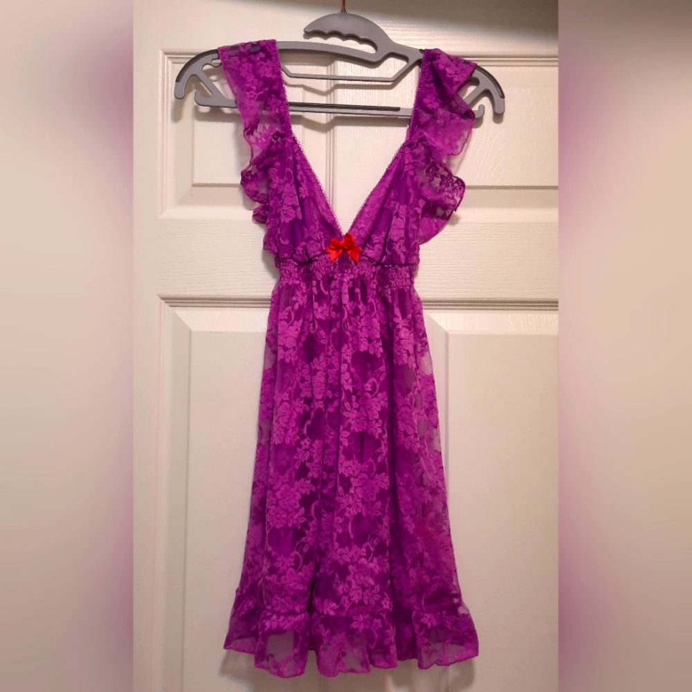 Betsey Johnson Orchid Purple Lace Nightie & Panties set, EUC, size M